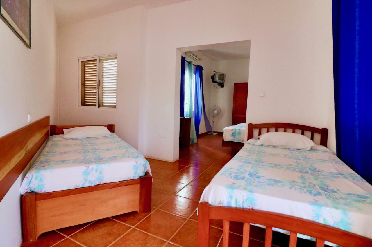 Residencial Che Guevara Bed & Breakfast Mindelo Eksteriør bilde